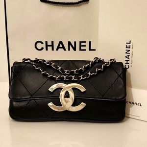 Chanel Matelasse Flap CC Crossbody Shoulder Baguette Bag Calfskin Black